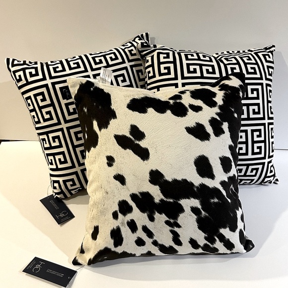 One Geometric Versace Inspired Design Accent Pillow - Picture 5 of 5